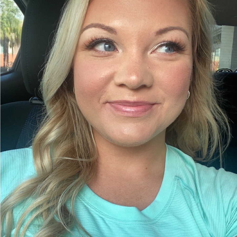 Meet your Posher, Corie